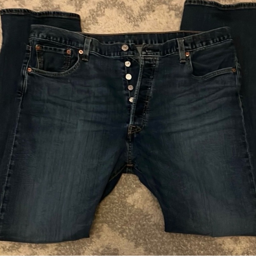 Levi's 501 Men's Relaxed Dark Blue Button-Fly Jeans